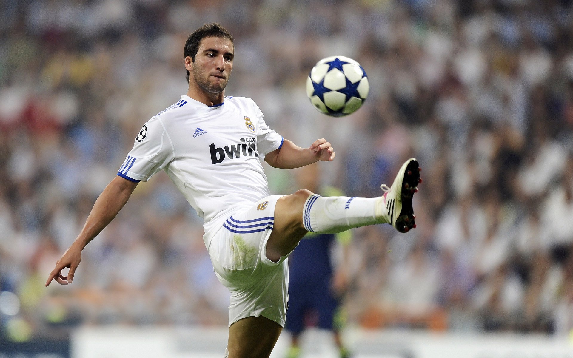 “传奇”球员的欧冠历程，永入史册的光辉时刻，欧冠冠军球员